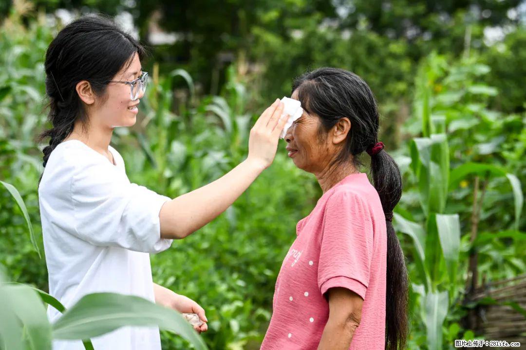 全网追的“扁担女孩”,找了一份暑假工,时薪12元 - 许昌生活资讯 - 许昌28生活网 xc.28life.com
